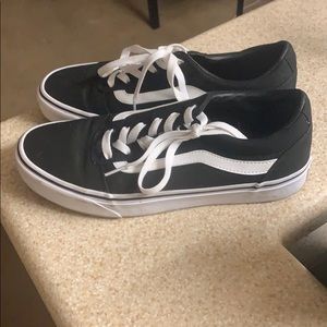 Vans Black and White